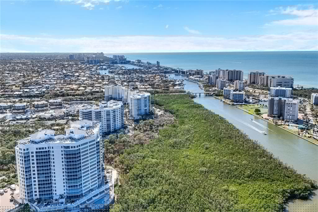295 Grande Way 606, Naples, FL 34110-35