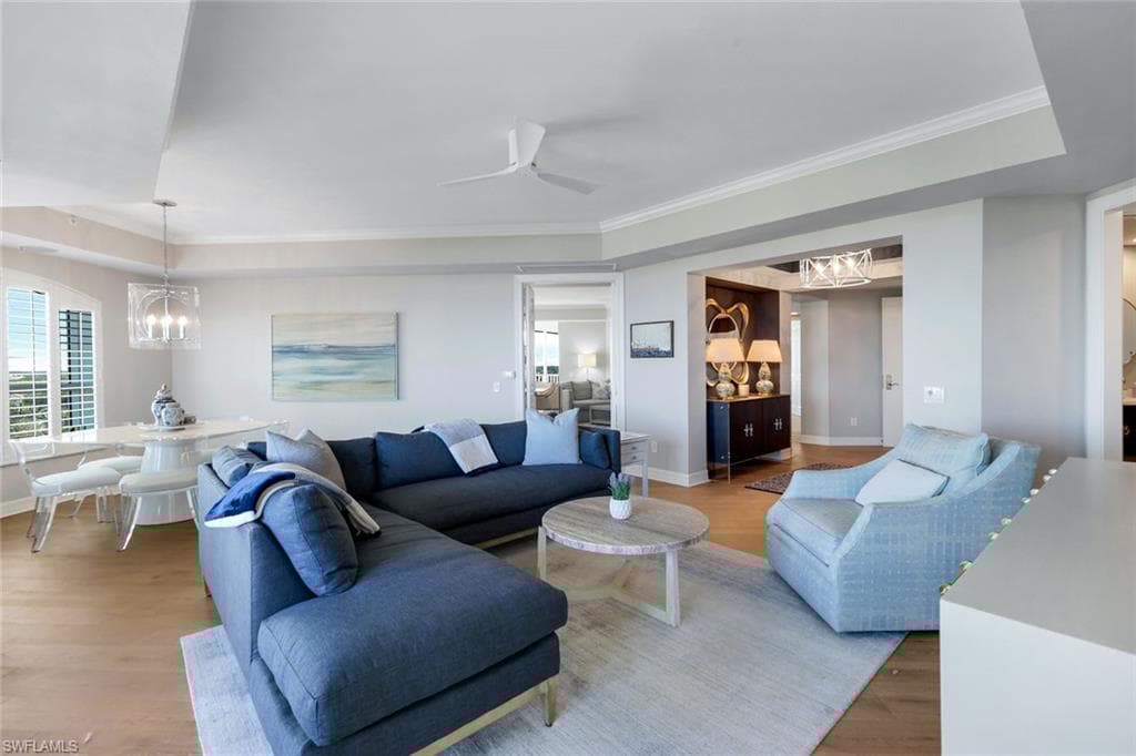295 Grande Way 606, Naples, FL 34110-5