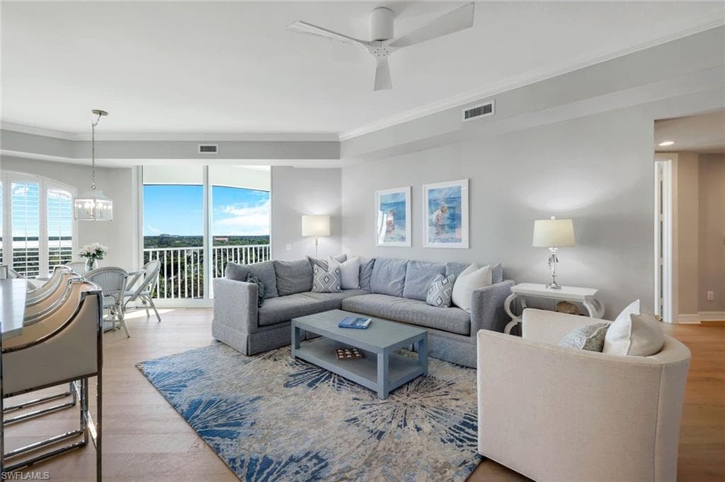 295 Grande Way 606, Naples, FL 34110-7