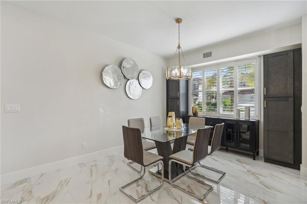 625 Lalique Cir 1401, Naples, FL 34119-10