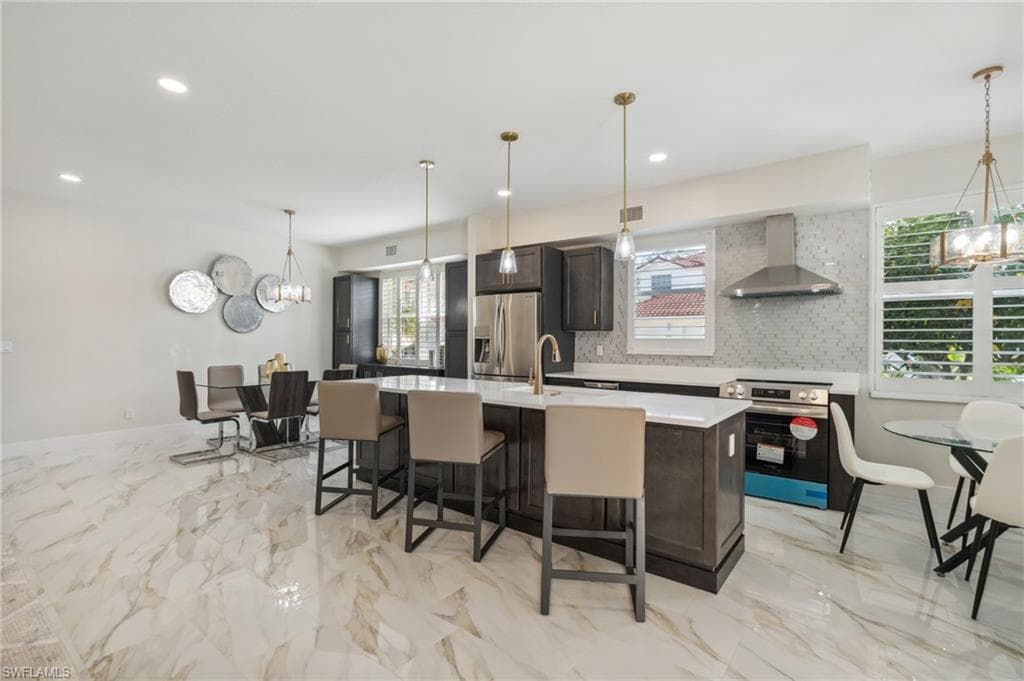625 Lalique Cir 1401, Naples, FL 34119-14