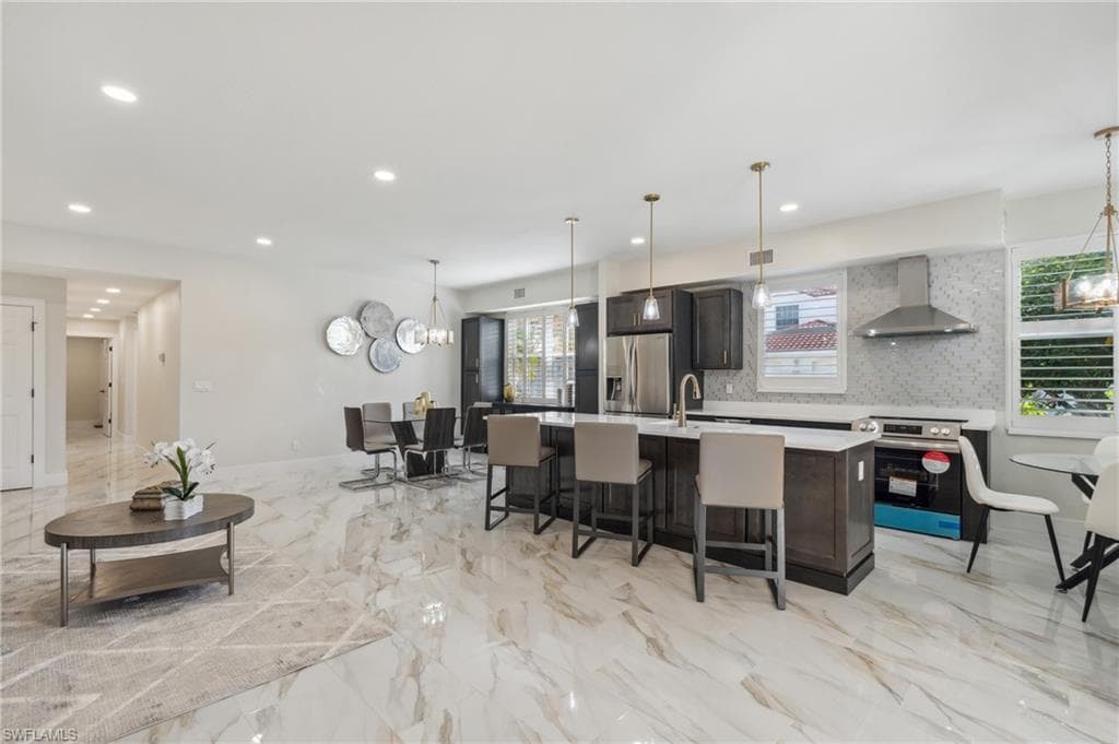 625 Lalique Cir 1401, Naples, FL 34119-15