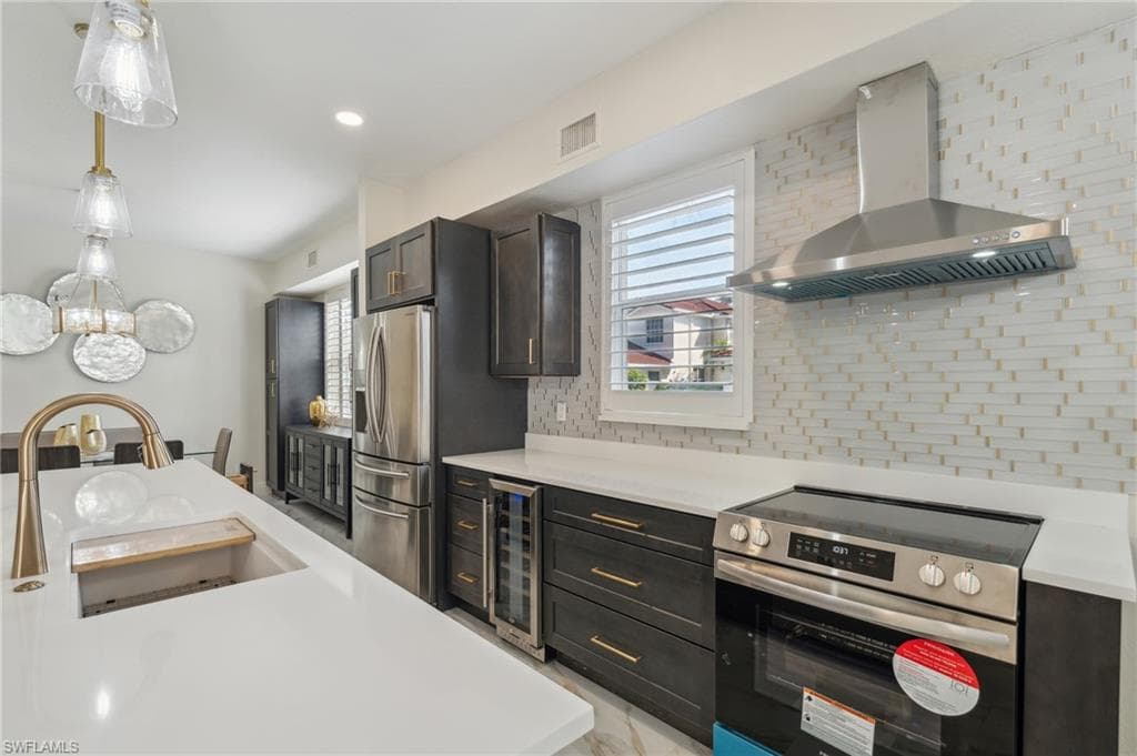 625 Lalique Cir 1401, Naples, FL 34119-16
