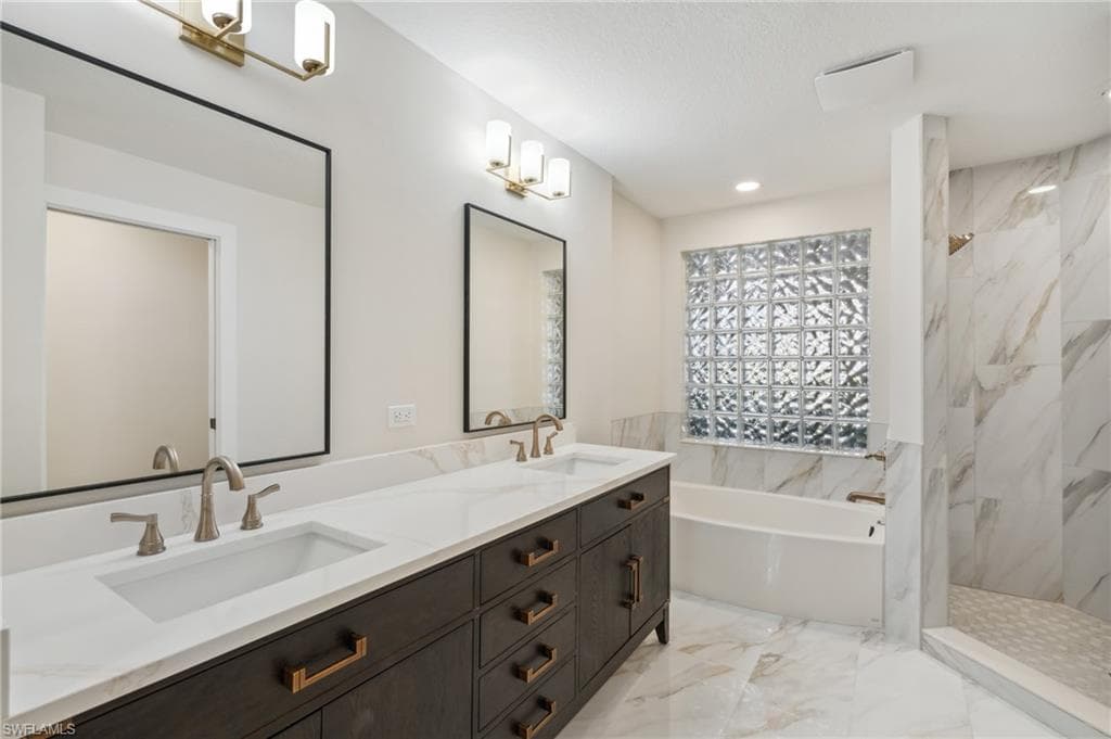 625 Lalique Cir 1401, Naples, FL 34119-21
