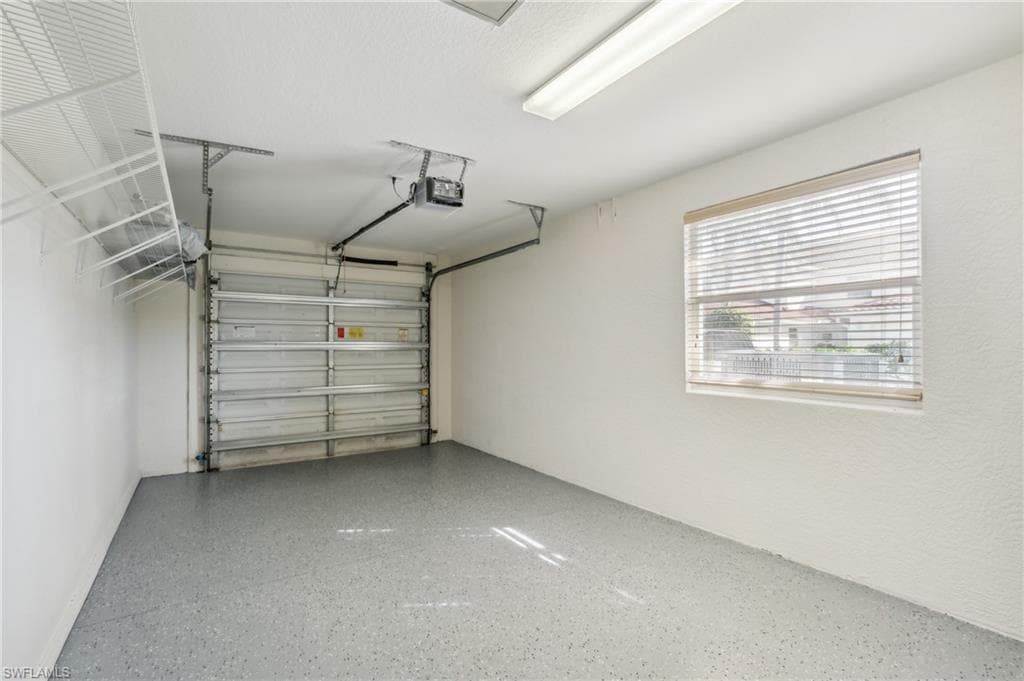 625 Lalique Cir 1401, Naples, FL 34119-34