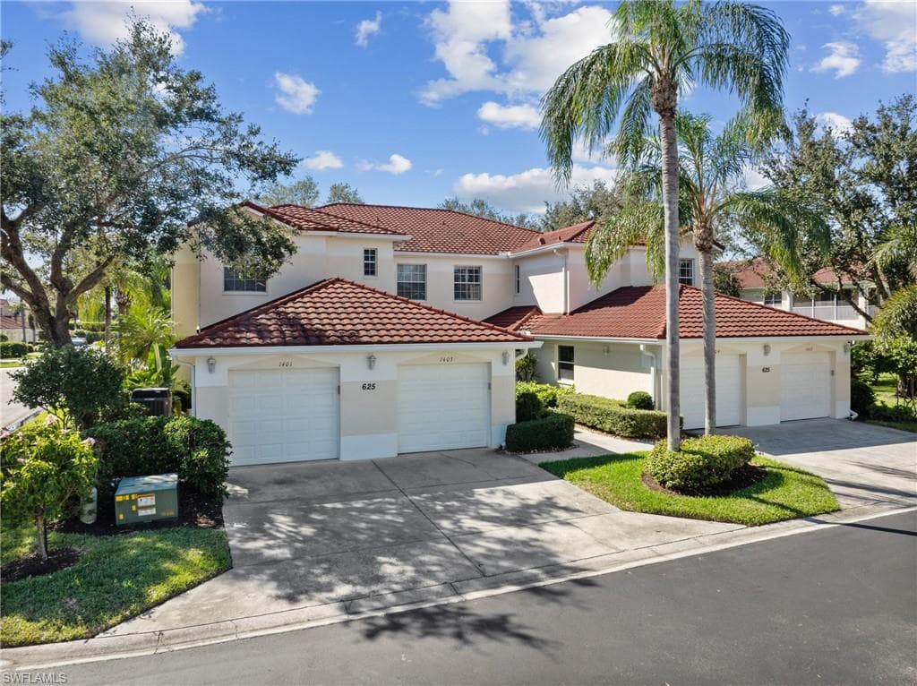 625 Lalique Cir 1401, Naples, FL 34119-38