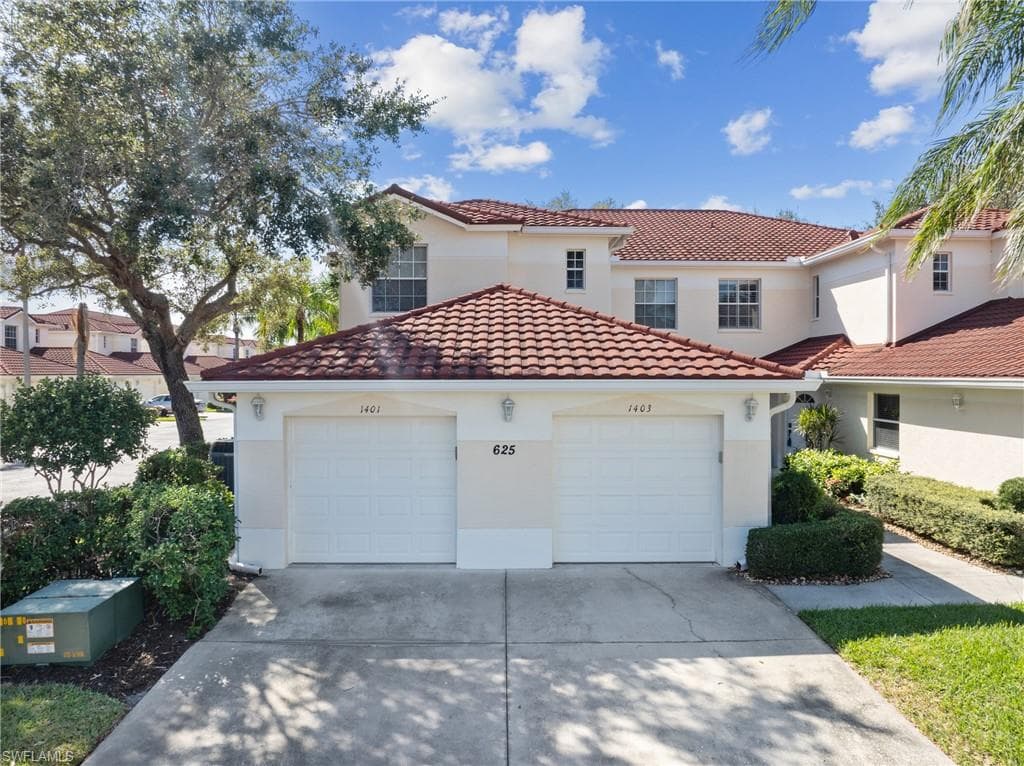 625 Lalique Cir 1401, Naples, FL 34119-39