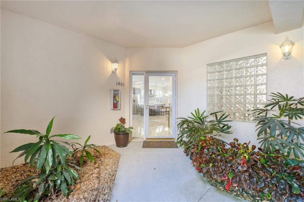 625 Lalique Cir 1401, Naples, FL 34119-4