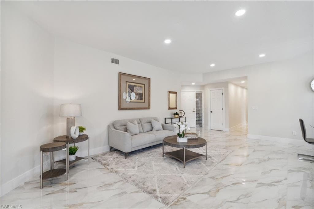 625 Lalique Cir 1401, Naples, FL 34119-8