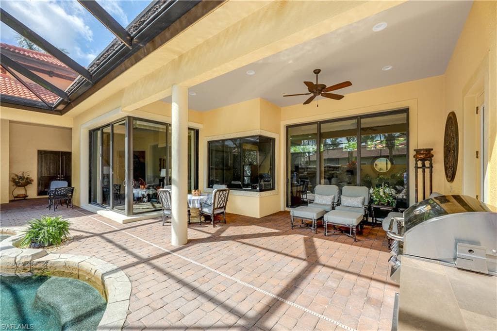 7749 Classics Dr, Naples, FL 34113-8