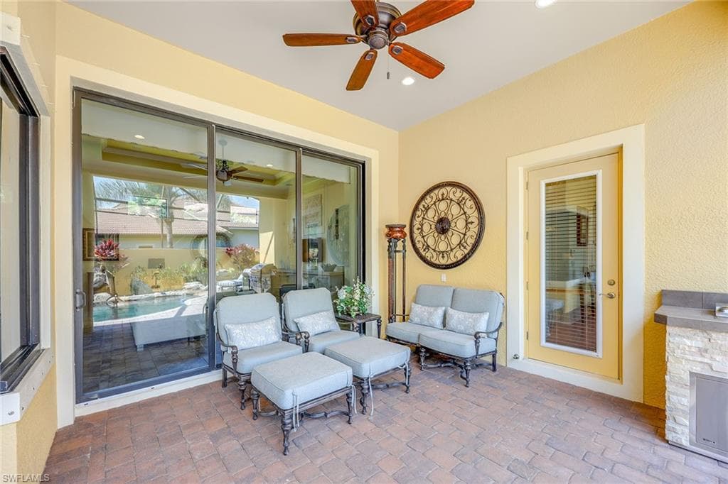 7749 Classics Dr, Naples, FL 34113-9