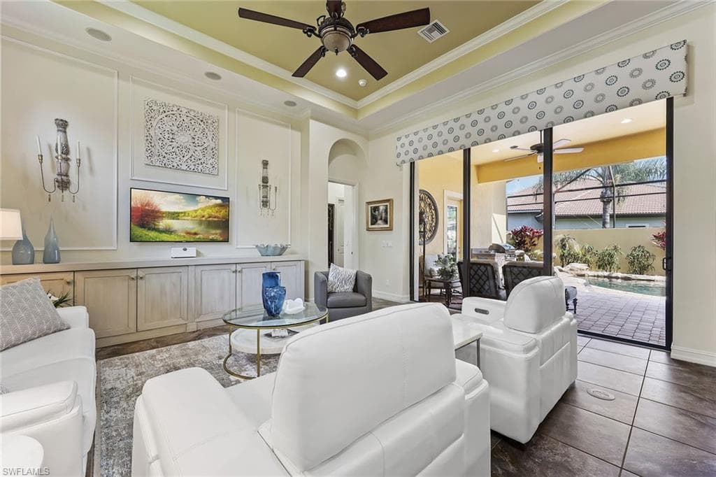 7749 Classics Dr, Naples, FL 34113-19