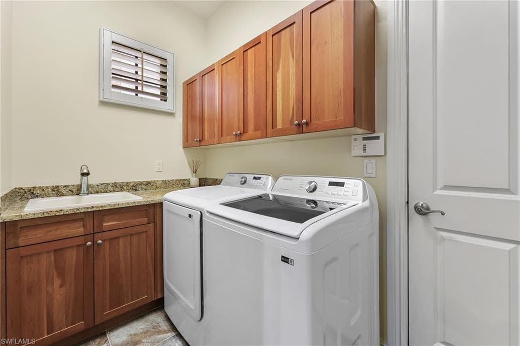 7749 Classics Dr, Naples, FL 34113-31