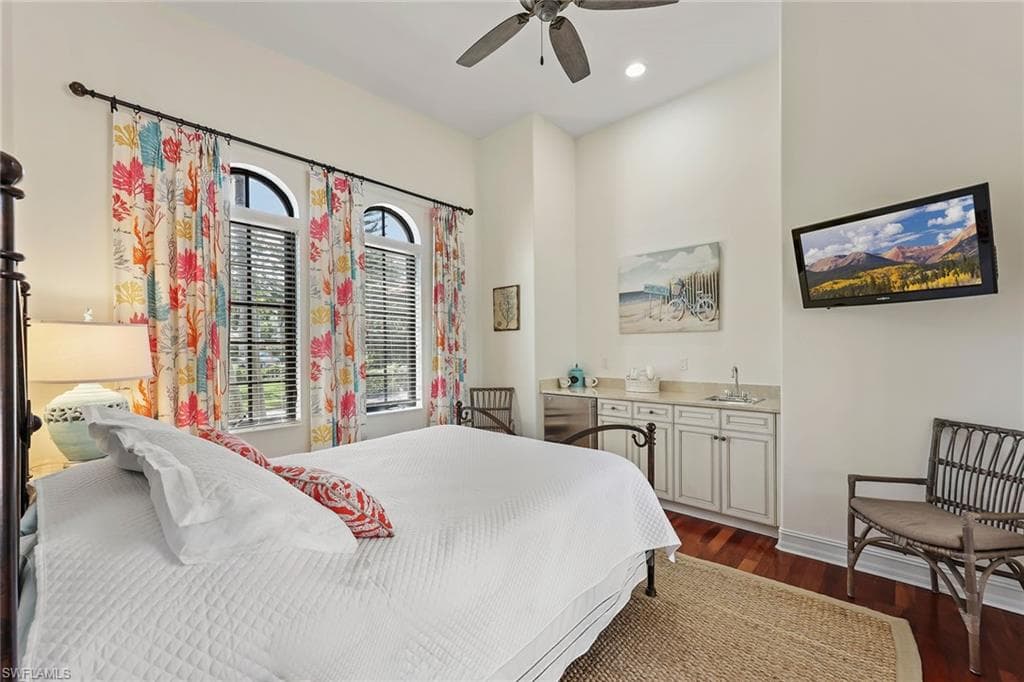7749 Classics Dr, Naples, FL 34113-33