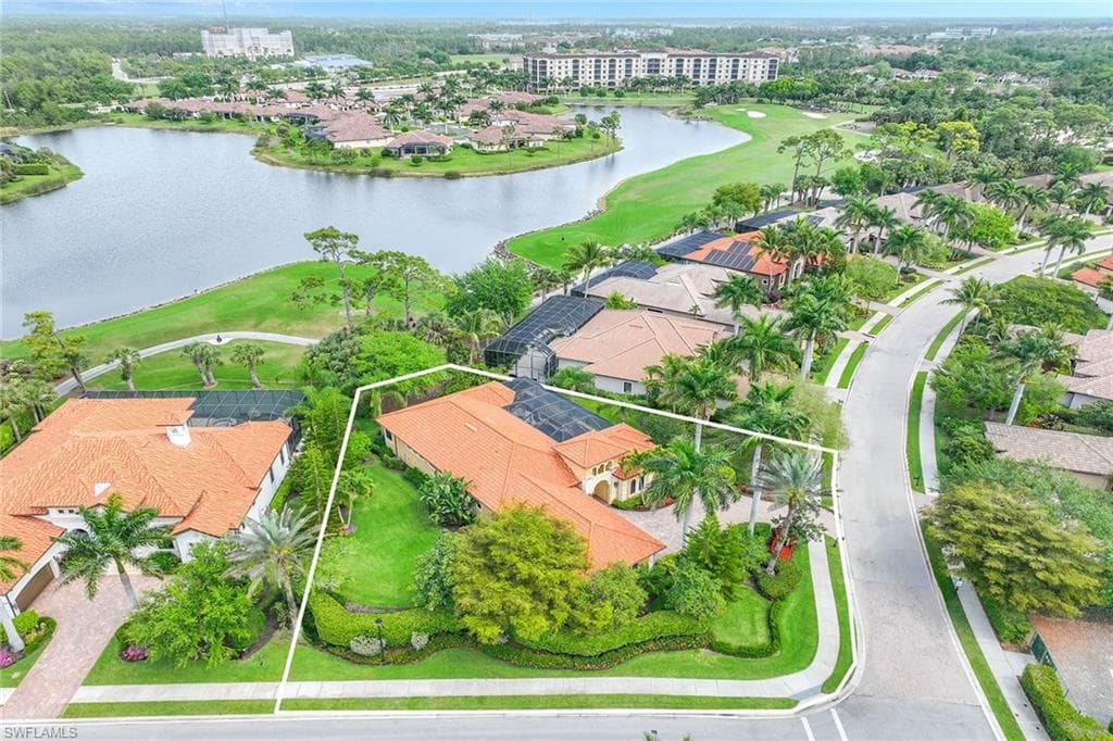 7749 Classics Dr, Naples, FL 34113-3
