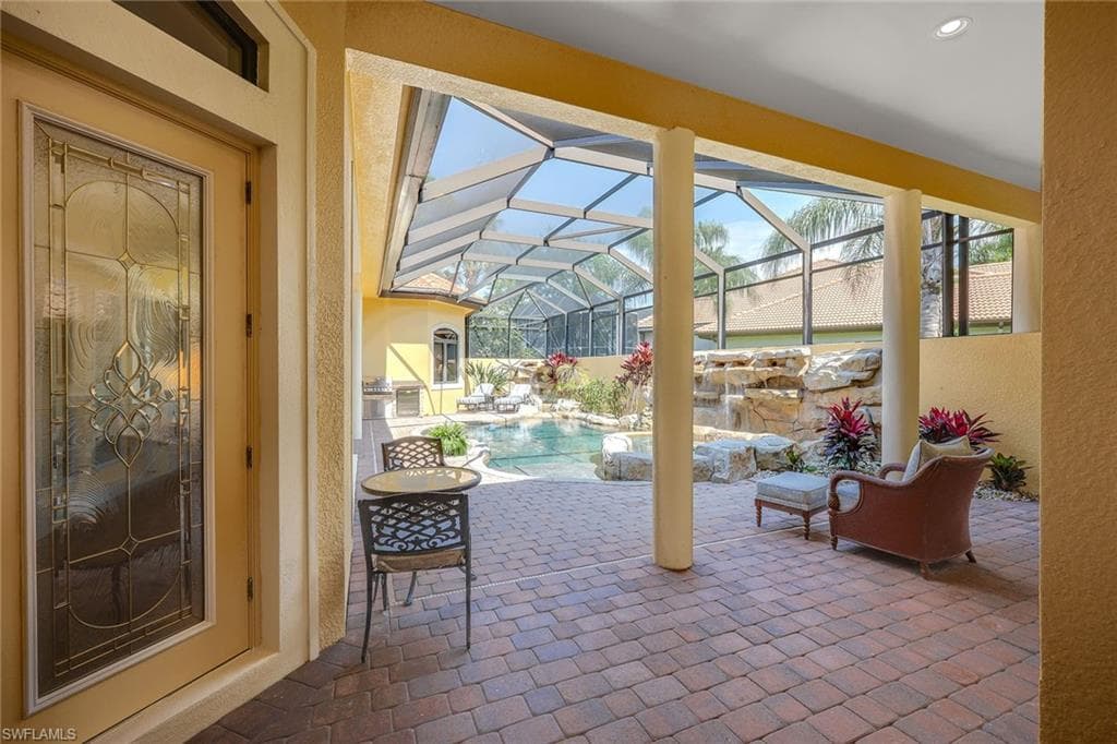 7749 Classics Dr, Naples, FL 34113-4