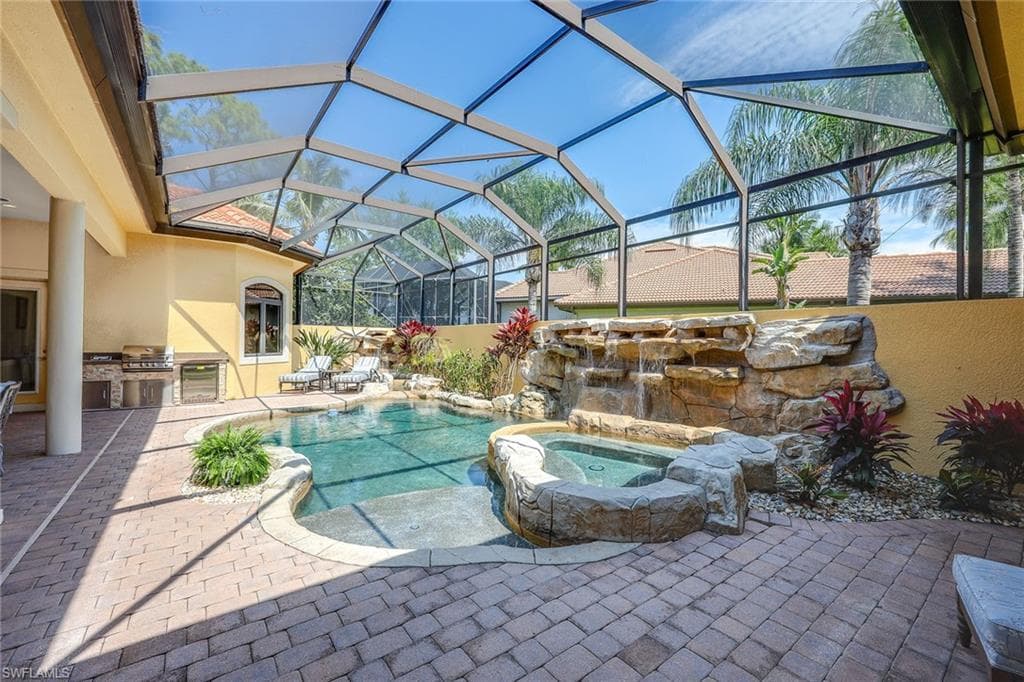 7749 Classics Dr, Naples, FL 34113-5