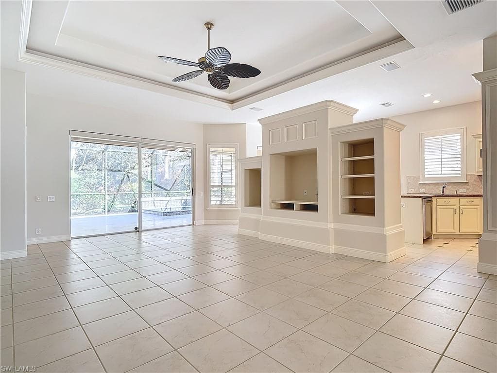 9190 Troon Lakes Dr, Naples, FL 34109-10