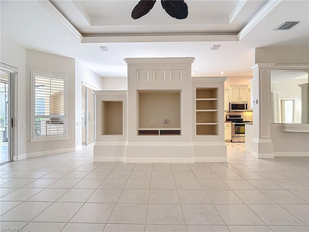 9190 Troon Lakes Dr, Naples, FL 34109-11