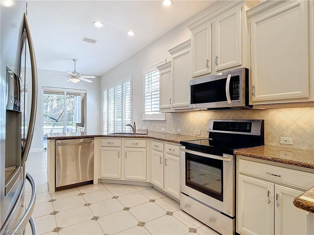 9190 Troon Lakes Dr, Naples, FL 34109-20