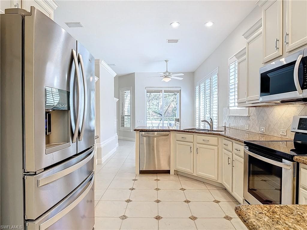 9190 Troon Lakes Dr, Naples, FL 34109-21