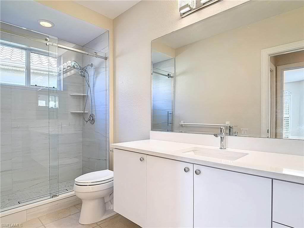 9190 Troon Lakes Dr, Naples, FL 34109-25