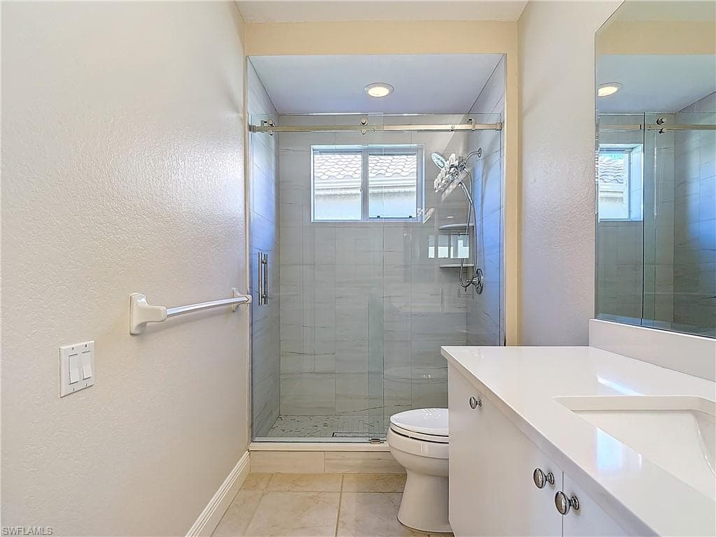 9190 Troon Lakes Dr, Naples, FL 34109-26