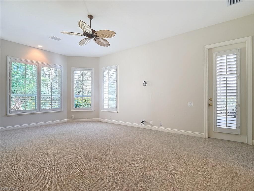 9190 Troon Lakes Dr, Naples, FL 34109-32