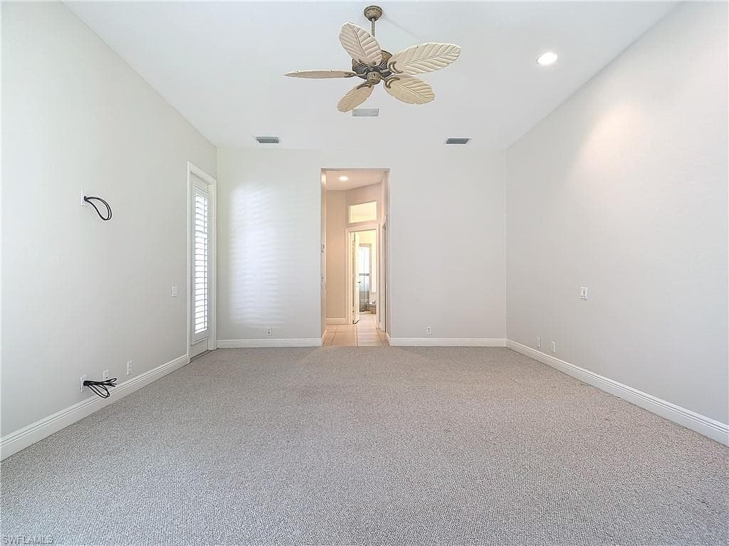 9190 Troon Lakes Dr, Naples, FL 34109-33