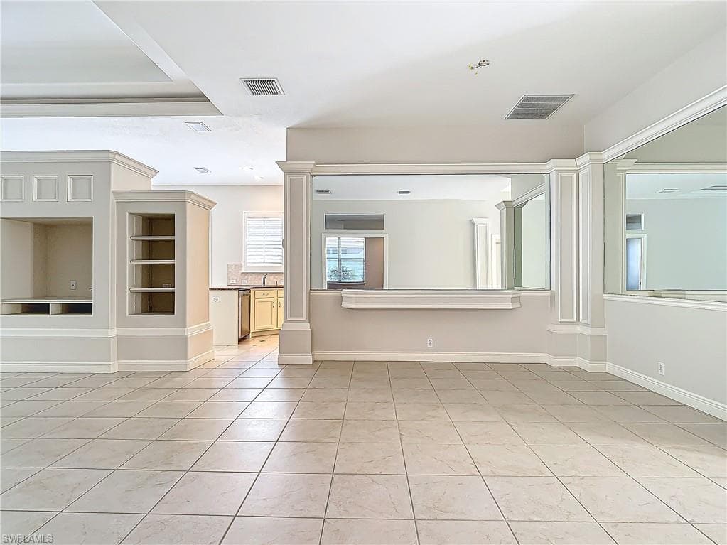 9190 Troon Lakes Dr, Naples, FL 34109-5
