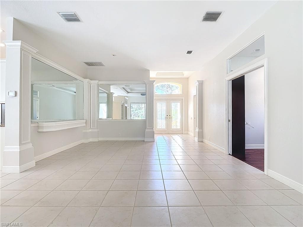 9190 Troon Lakes Dr, Naples, FL 34109-8