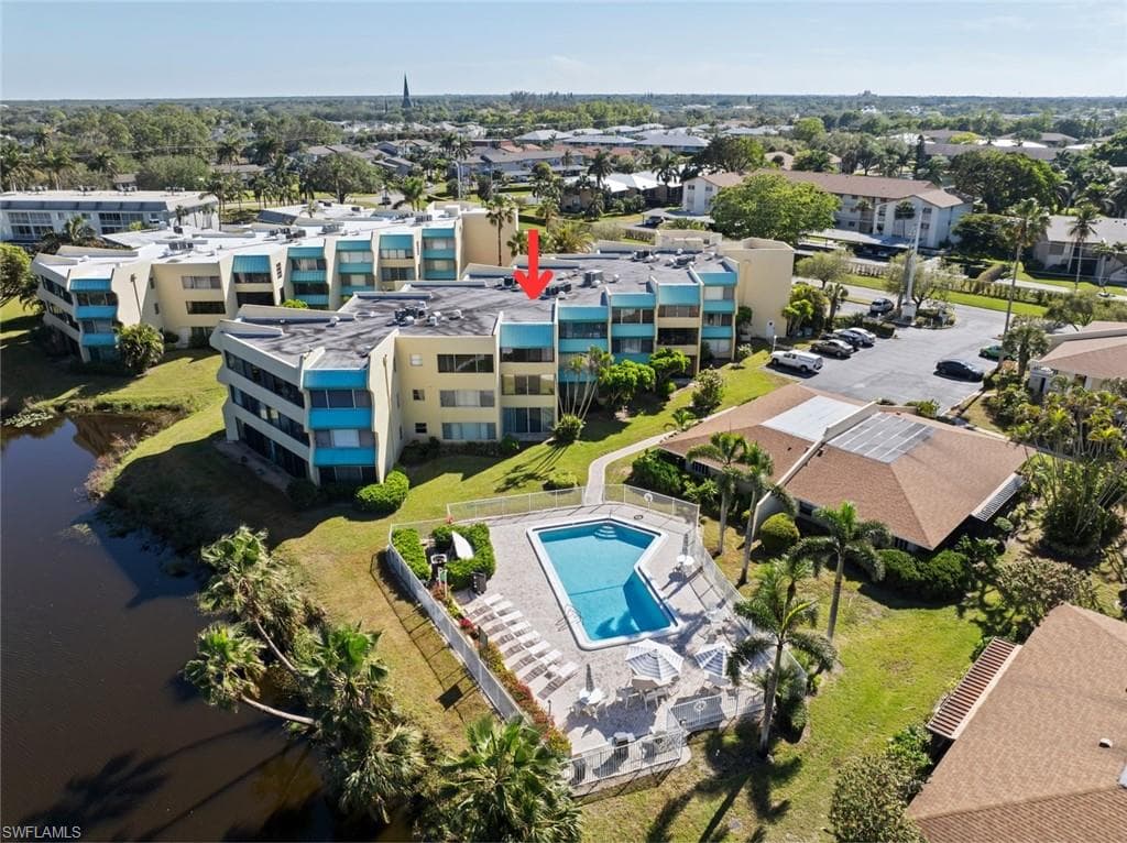 955 Palm View Dr B-307, Naples, FL 34110-1