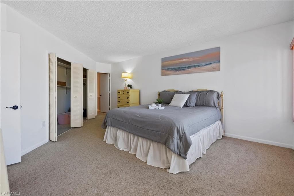 955 Palm View Dr B-307, Naples, FL 34110-19