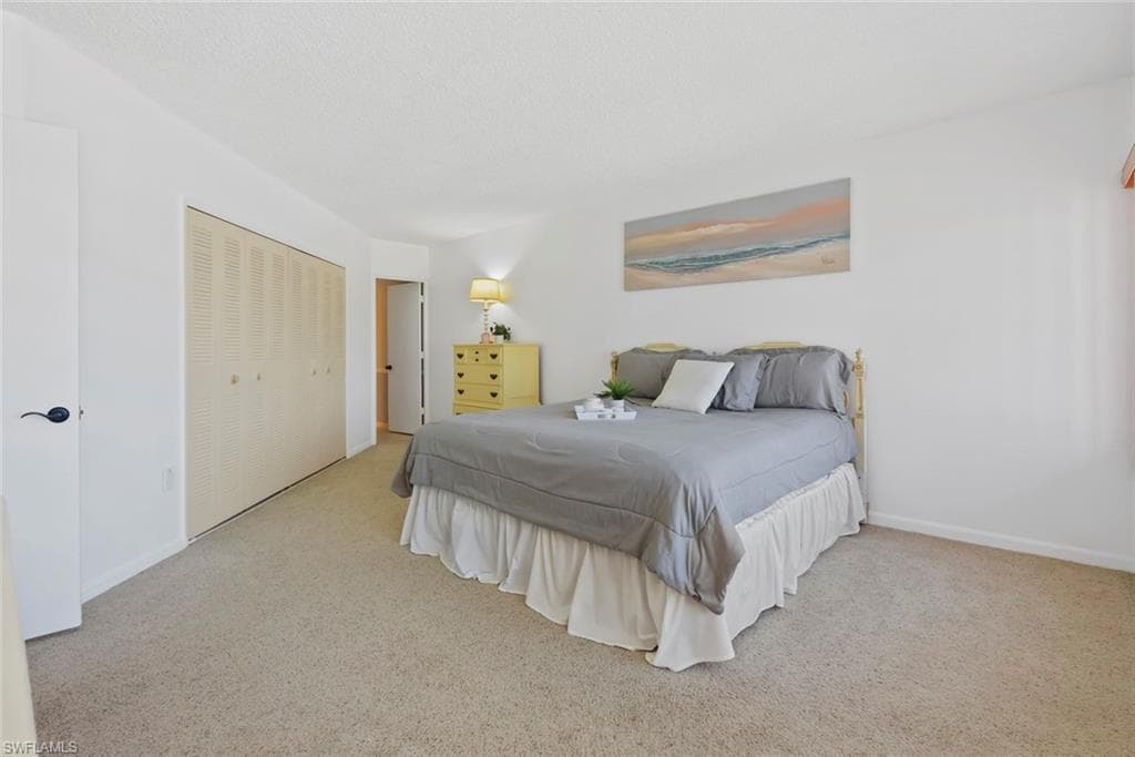 955 Palm View Dr B-307, Naples, FL 34110-22
