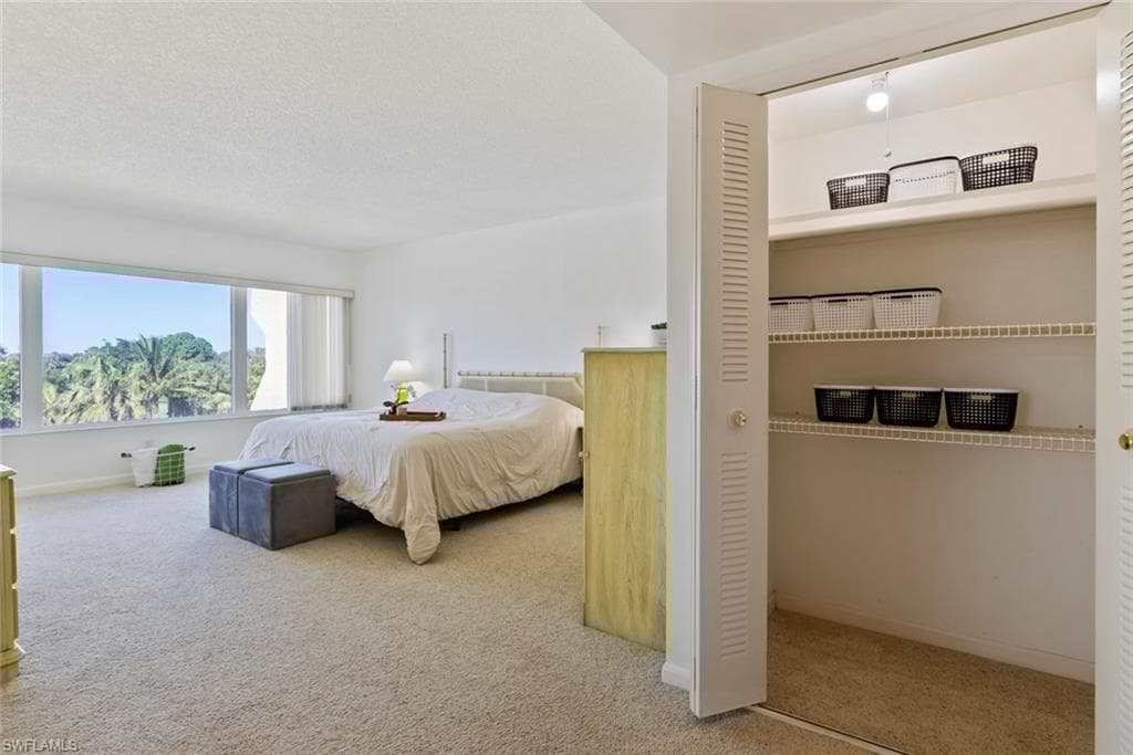 955 Palm View Dr B-307, Naples, FL 34110-23
