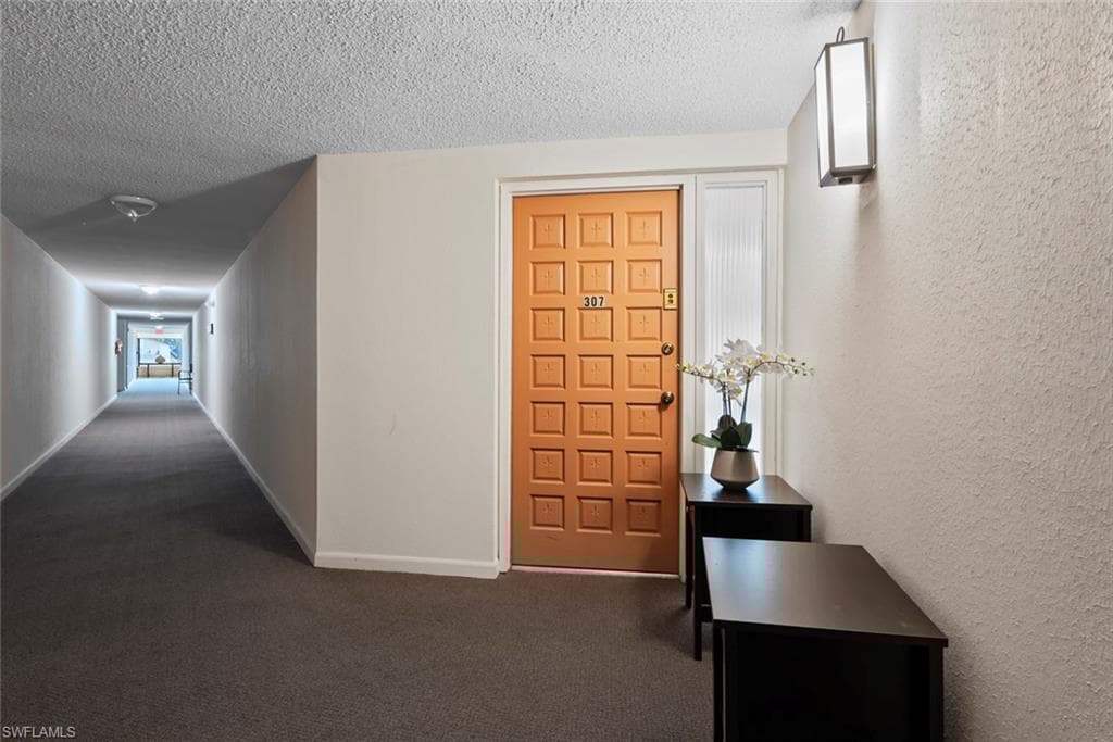 955 Palm View Dr B-307, Naples, FL 34110-27