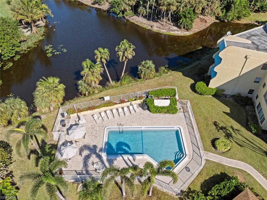 955 Palm View Dr B-307, Naples, FL 34110-28