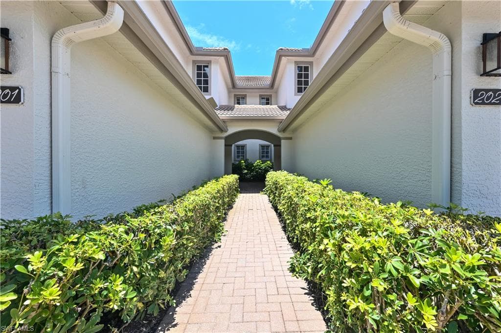 10392 Autumn Breeze Dr 201, Estero, FL 34135-4