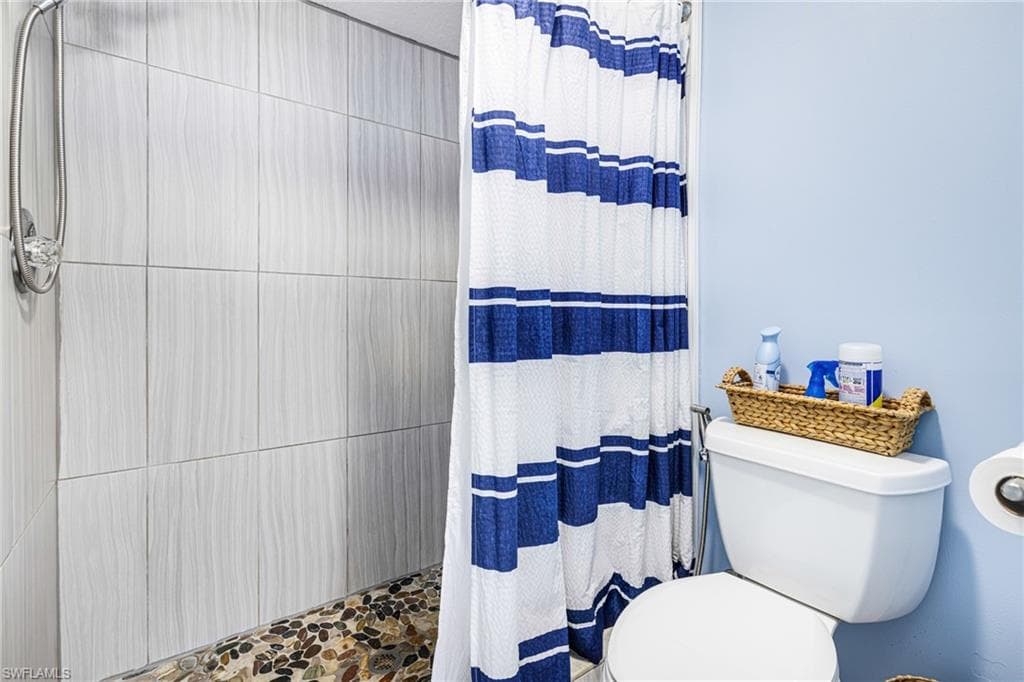 6266 Parkers Hammock Rd, Naples, FL 34112-15
