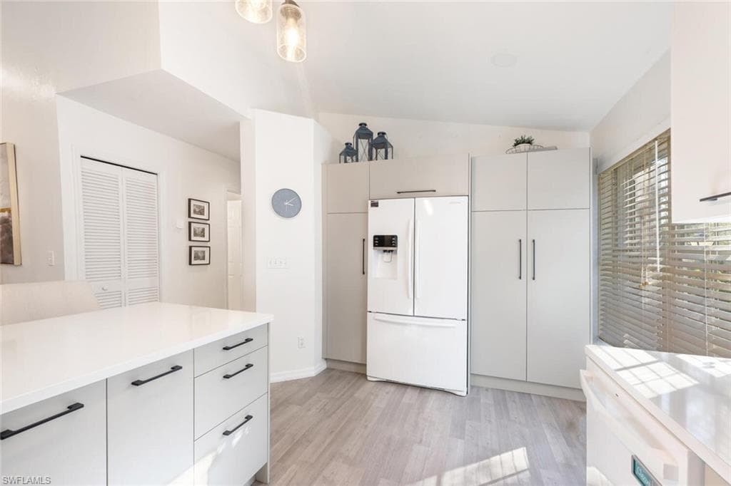 3730 Fieldstone Blvd 805, Naples, FL 34109-4