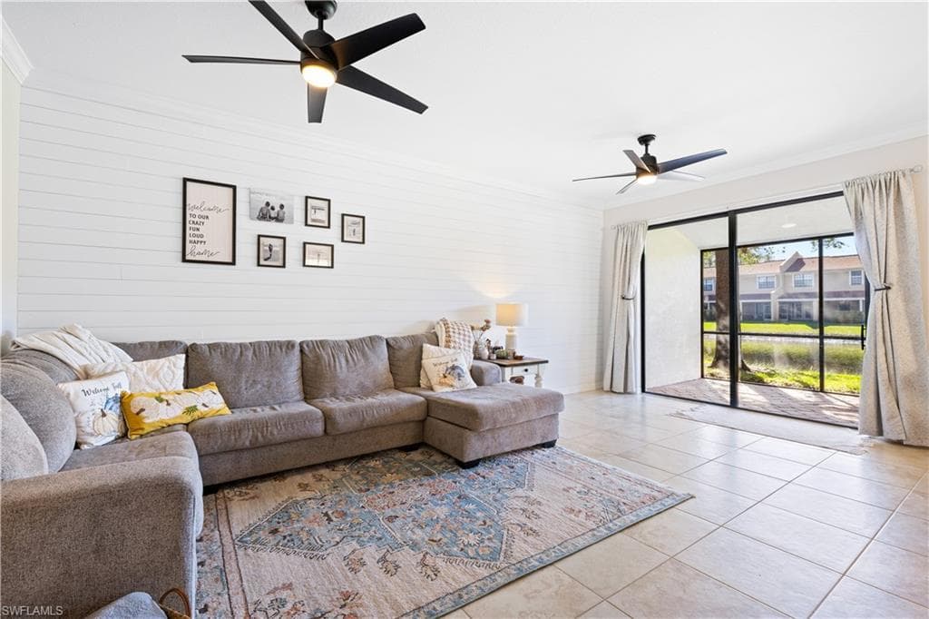 7591 Bristol Cir, Naples, FL 34120-9