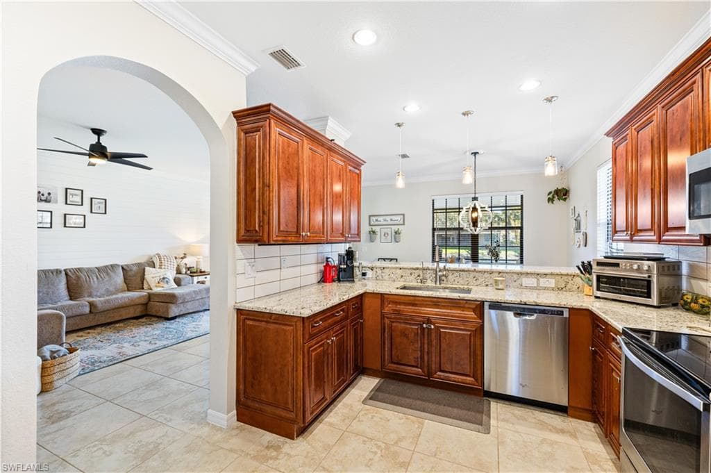 7591 Bristol Cir, Naples, FL 34120-11