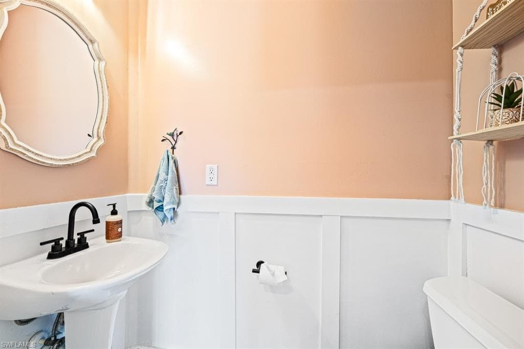 7591 Bristol Cir, Naples, FL 34120-13