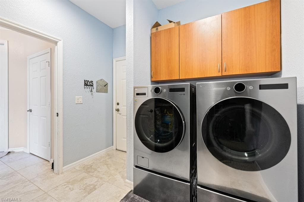 7591 Bristol Cir, Naples, FL 34120-14