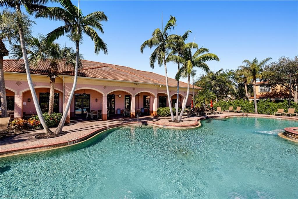 7591 Bristol Cir, Naples, FL 34120-33