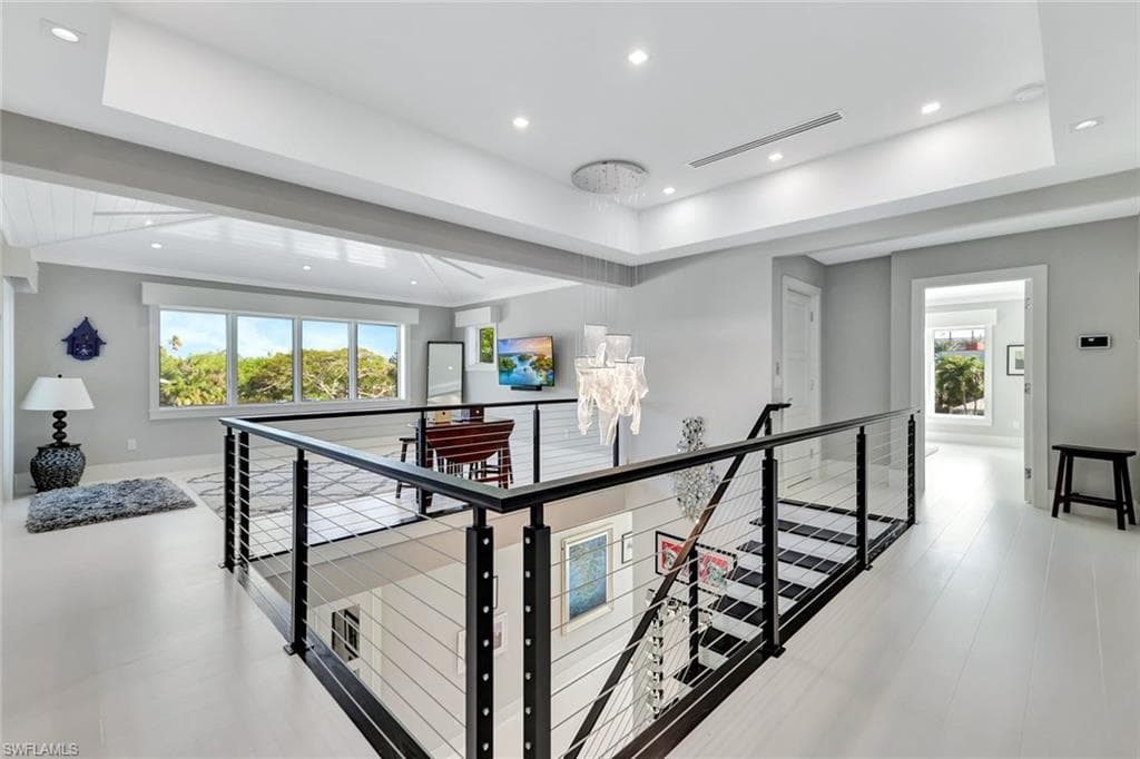 739 5th Ave N, Naples, FL 34102-18