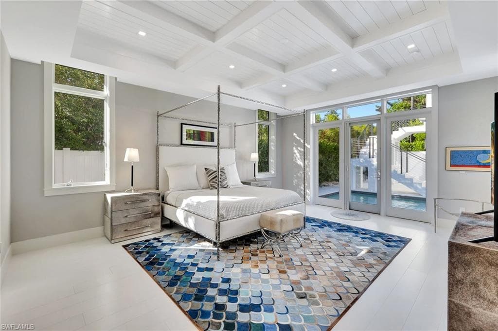 739 5th Ave N, Naples, FL 34102-19