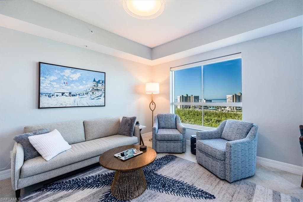 295 Grande Way 702, Naples, FL 34110-10
