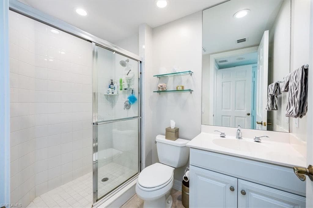 295 Grande Way 702, Naples, FL 34110-19