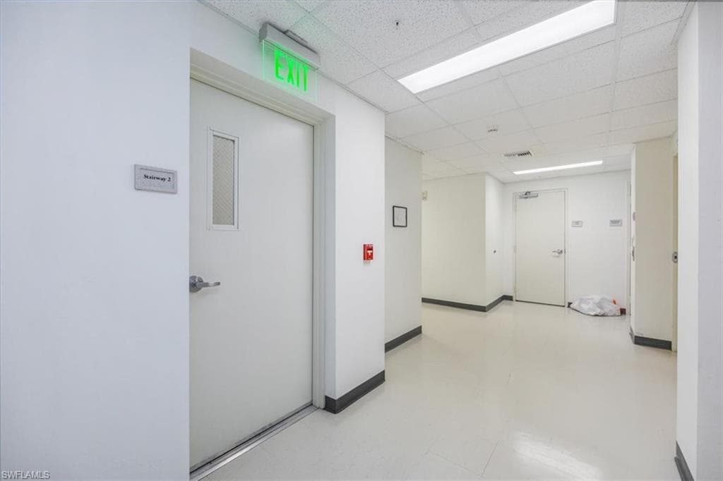 295 Grande Way 702, Naples, FL 34110-26